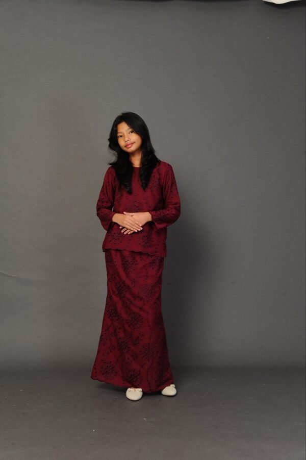 (KIDS) ANGGUN EMBROIDERED KURUNG -BURGUNDY