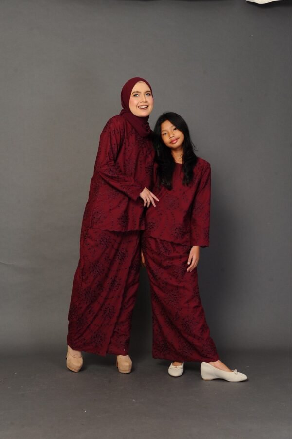(KIDS) ANGGUN EMBROIDERED KURUNG -BURGUNDY