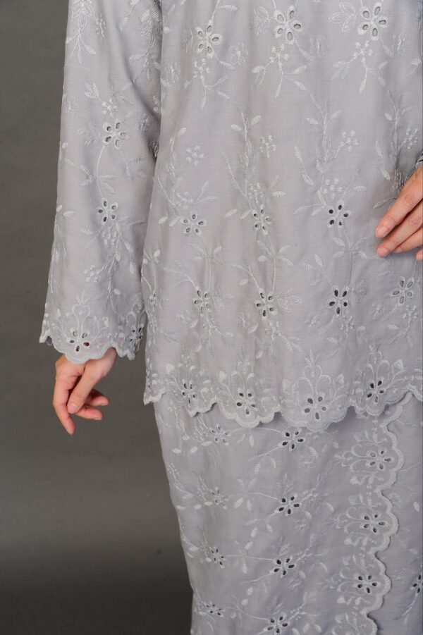 (ADULT) ANGGUN EMBROIDERED KURUNG -GREY