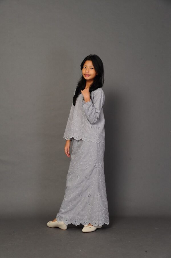 (KIDS) ANGGUN EMBROIDERED KURUNG -GREY