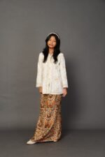 (KIDS) SURI EMBROIDERED KEBARUNG -OFF WHITE