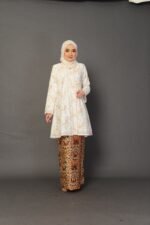 (ADULT) SURI EMBROIDERED KEBARUNG -OFF WHITE