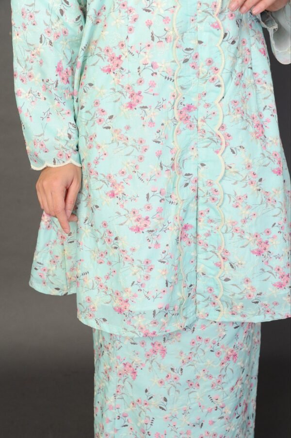 (KIDS) INARA EMBROIDERED KEBARUNG -PASTEL BLUE