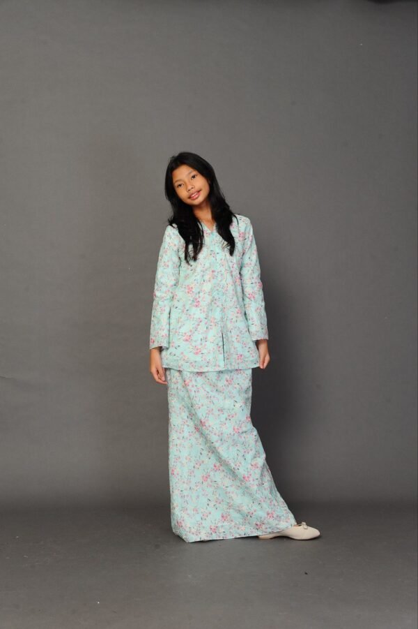 (KIDS) INARA EMBROIDERED KEBARUNG -PASTEL BLUE