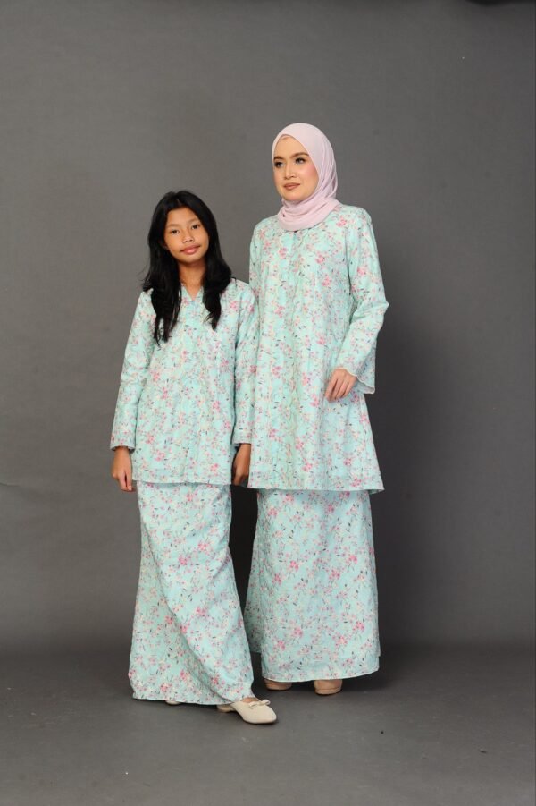 (KIDS) INARA EMBROIDERED KEBARUNG -PASTEL BLUE