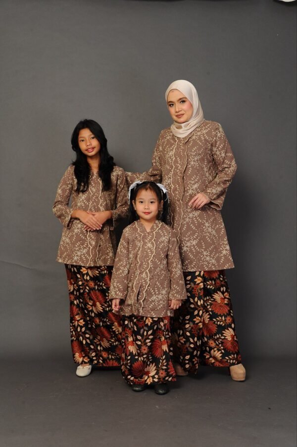 (ADULT) SURI EMBROIDERED KEBARUNG -TAUPE BROWN