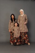 (KIDS) SURI EMBROIDERED KEBARUNG -TAUPE BROWN