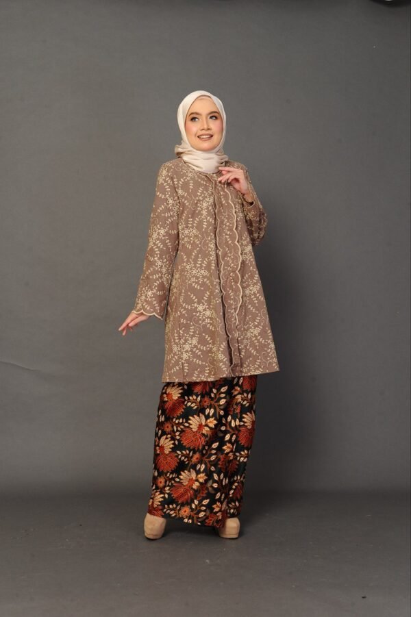 (ADULT) SURI EMBROIDERED KEBARUNG -TAUPE BROWN
