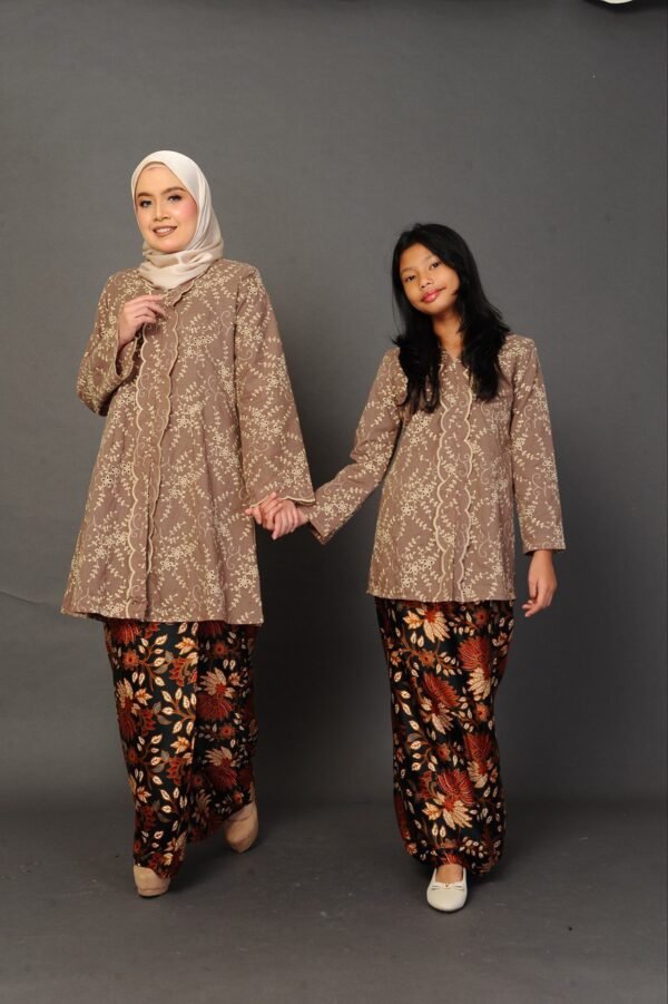(ADULT) SURI EMBROIDERED KEBARUNG -TAUPE BROWN