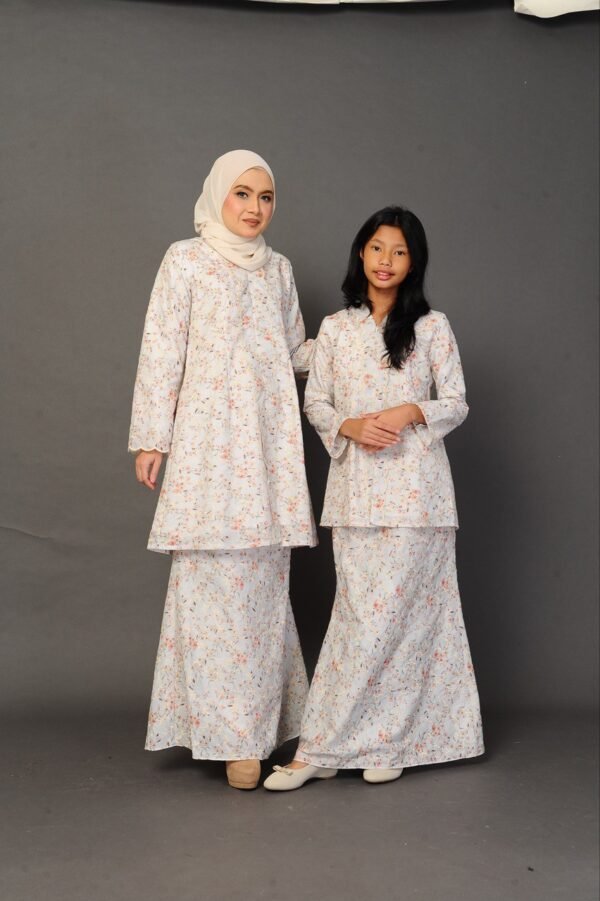 (ADULT) INARA EMBROIDERED KEBARUNG -VINTAGE CREAM