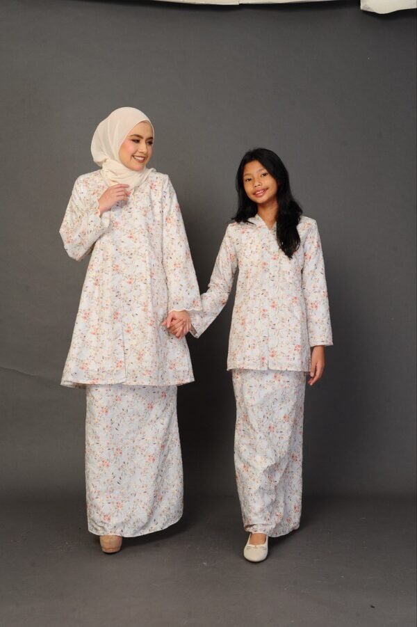 (ADULT) INARA EMBROIDERED KEBARUNG -VINTAGE CREAM